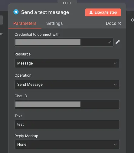 Telegram 節點設定面板顯示憑證、Chat ID 和訊息內容欄位